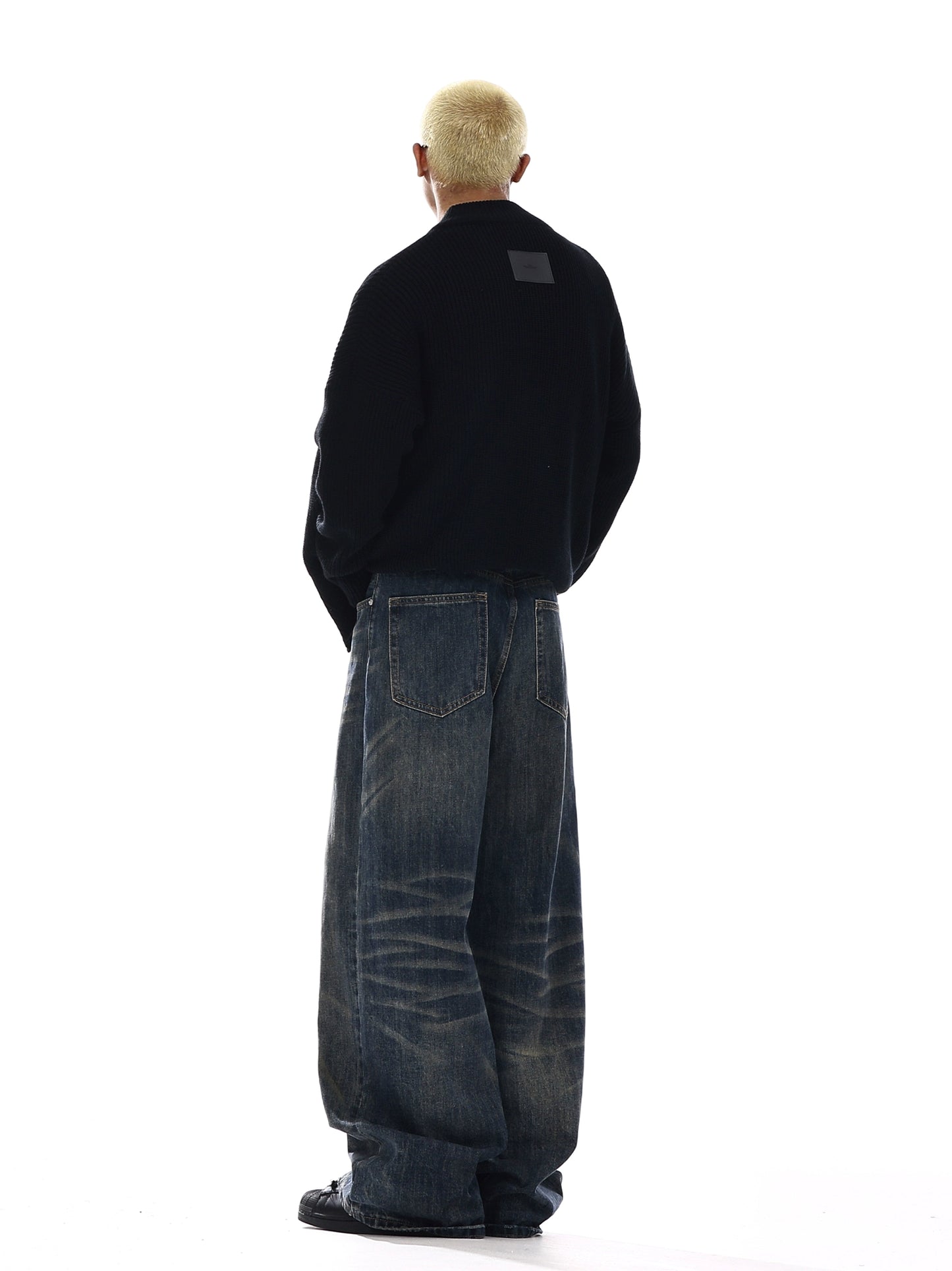 Pleated Washed Baggy Jeans