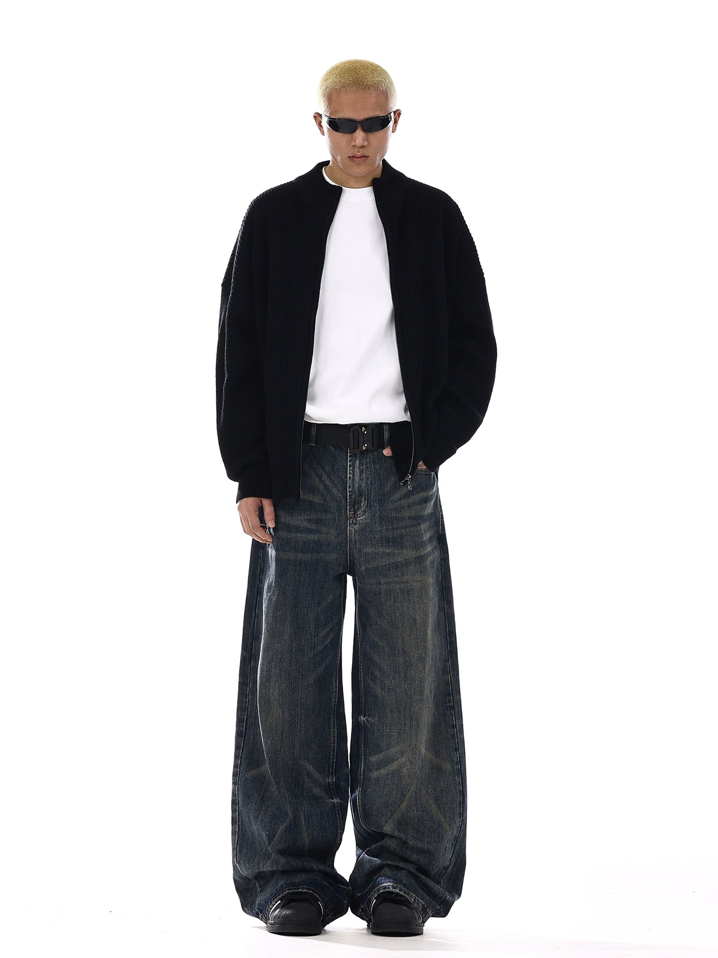 Pleated Washed Baggy Jeans