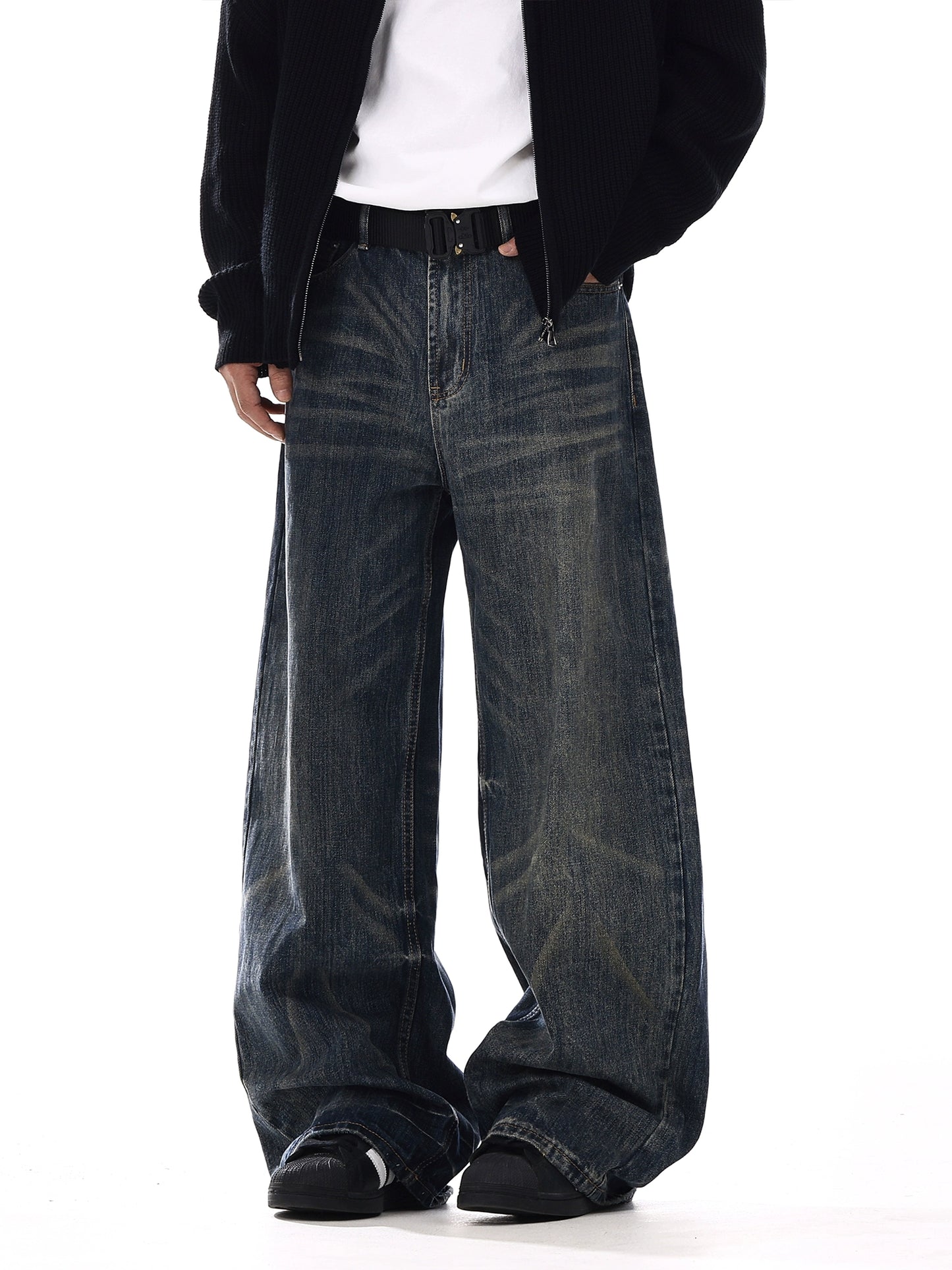 Pleated Washed Baggy Jeans